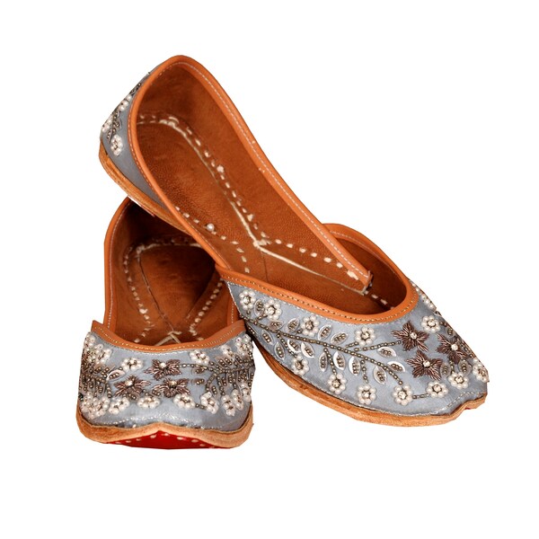 Jutti, Khussa, Punjabi Jutti, Mojari, Indian shoes, genuine leather, handcrafted, boho flat women's shoes. Slip on flat shoes.