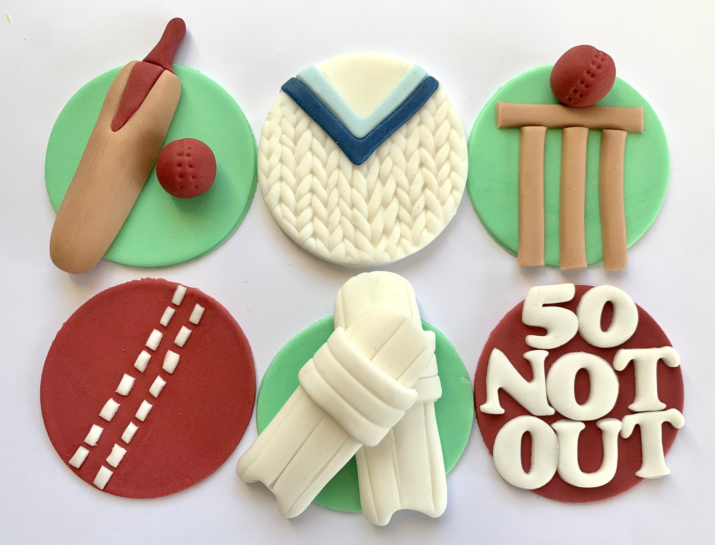 Cake search: cricket bat and ball - CakesDecor