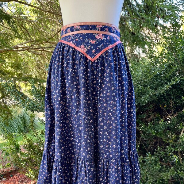 Jessica Gunnies Sax Skirt Pink Flowers Scalloped Hem 25" Waist