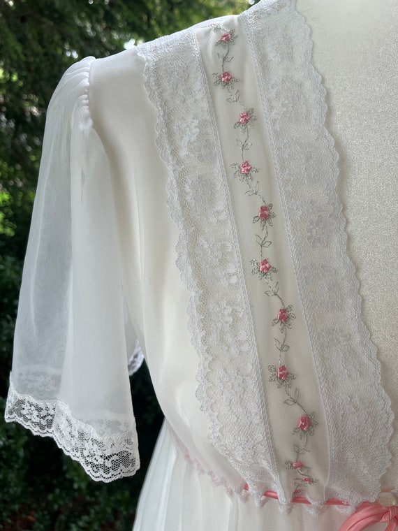 Vintage Dreamaway White Sheer Nylon Robe - image 3