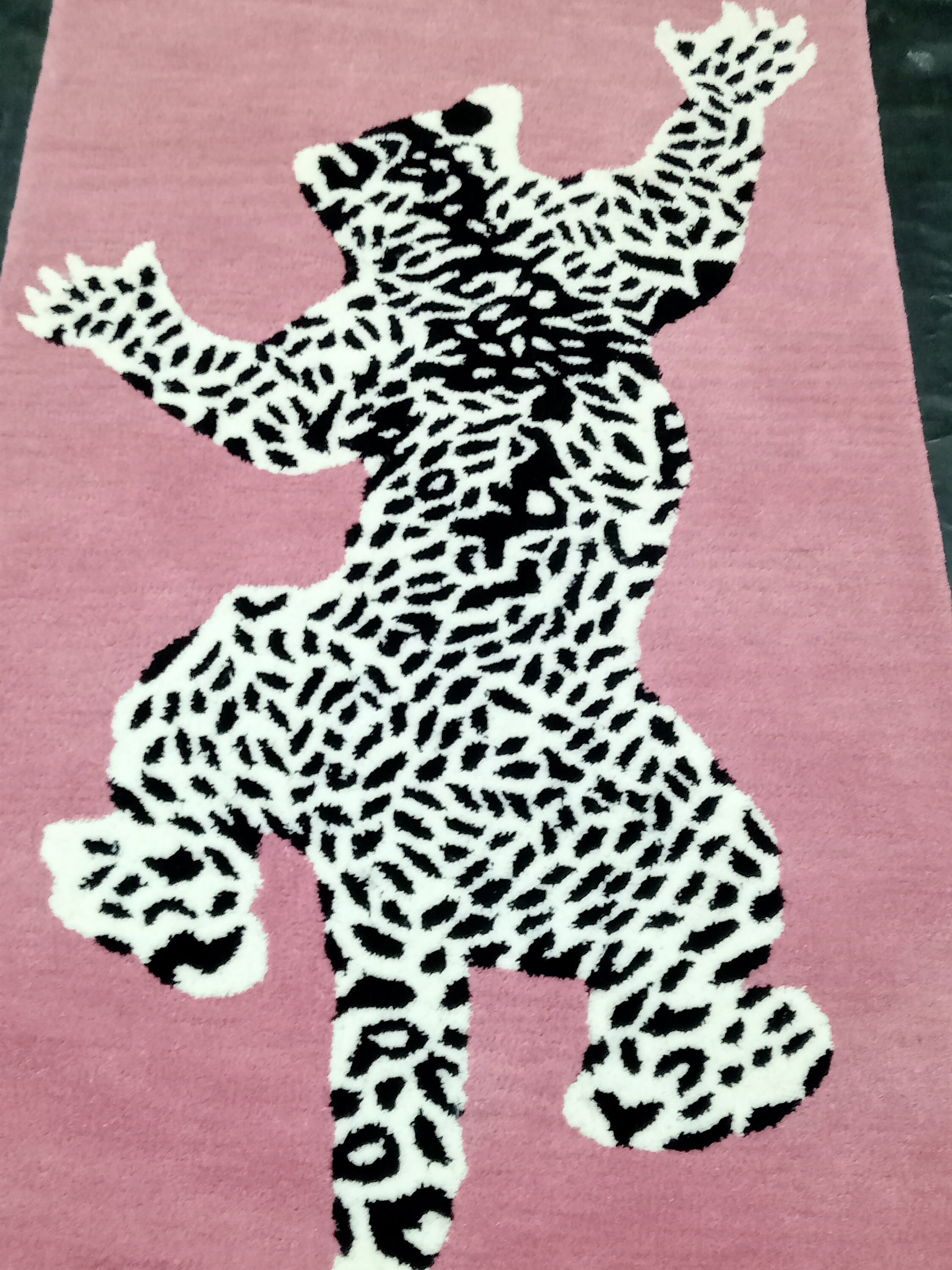 Pink Leopard Rug,hand Tufted Rug.leopard Print Rug. Pink Leopard Rug,kids Rug, Climbing Leopard