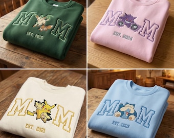 Sudadera personalizada bordada PokaMom, regalo de anime para el Día de la Madre, suéter Pocket Monster Mama, camiseta Anime Mom Life, sudadera con cuello redondo Cute Mama