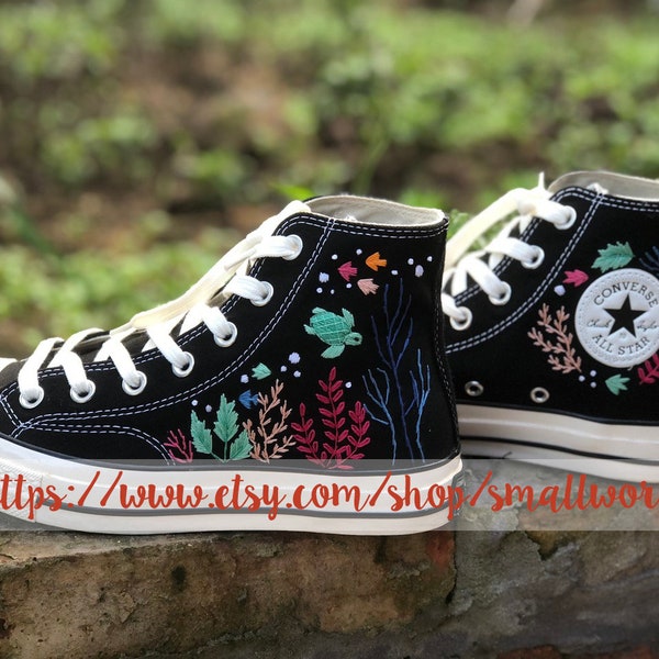 Sea Turtle Embroidered Converse, Embroidery Converse Chuck Taylor 1970s, Cottagecore Natural Shoes, Hand Embroidery Flowers Unique Gifts