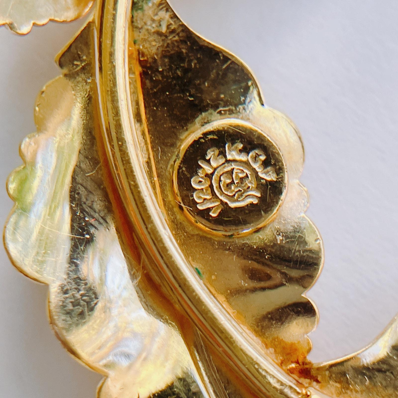 Broche Vintage Couronne De Laurier En Métal Doré - Bijou D'occasion élégant