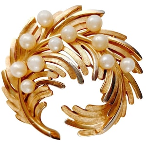 TRIFARI 1950年代 ゴールドトーン パール ブローチ TRIFARI トリファリ