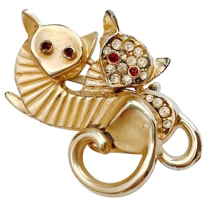 VTG Brooch Rhinestone Twin Cat Mid Century Quirky Figural Jewelry Gold Tone Pin