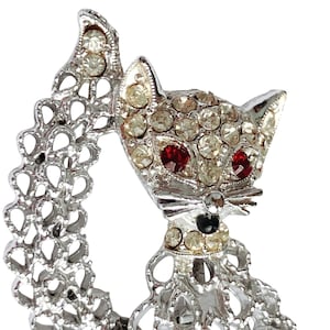 VTG Rhinestone Cat Brooch Red Rhinestone Eyes Figural 1980s Silver Tone Pin