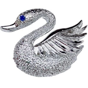 Spilla vintage a forma di cigno di Gerry, firmata, in argento, di metà secolo, con piccolo uccello dagli occhi azzurri