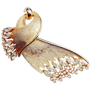 VTG Signed JJ Brooch 1960s Marquise Rhinestone Mid Century Gold Tone Pin