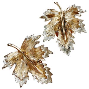 VTG Signed Sarah Coventry Mid Century Leaf Clip On Earrings Gold Silver Tone