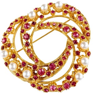 VTG Mid Century Brooch Faux Pearl Fuchsia Pink Rhinestone Layered Gold Tone Pin