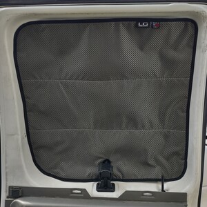 Cache-vitre Isotherme Landa Covers Pour Ford Econoline Van (1998-2016) - 7 Pièces Magnétiques