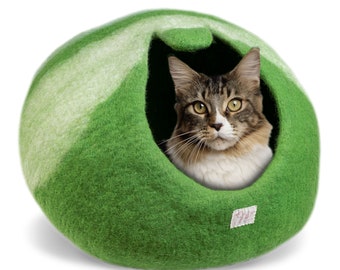 hanging cat cuddle pod