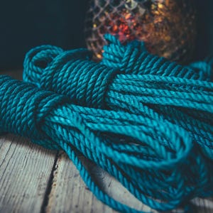 Shibari Hemp Rope Set: 3 Blue Lagoon Ropes, 6 mm with Safety Knife