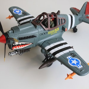 Soldier Force jachtvliegtuig met piloot en raketten | Militair