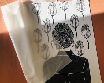Linolschnitt „Die Frau in den Tulpen“ Kunstdruck – Wandkunst – Linolschnittdruck