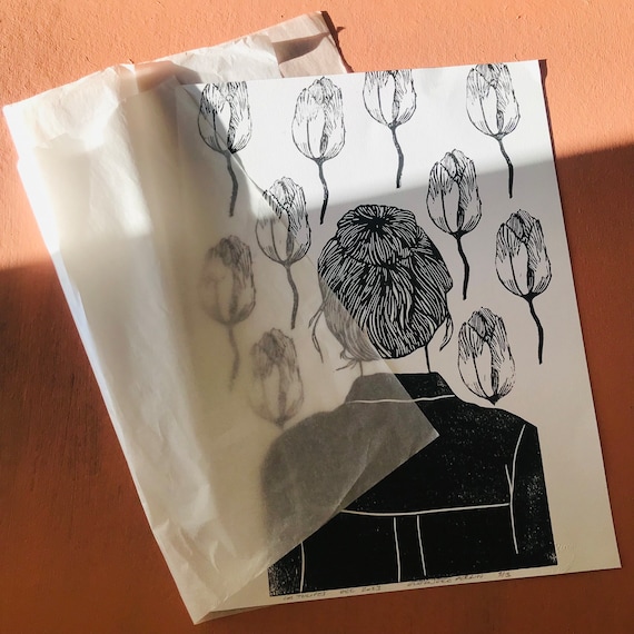 La femme dans les tulipes