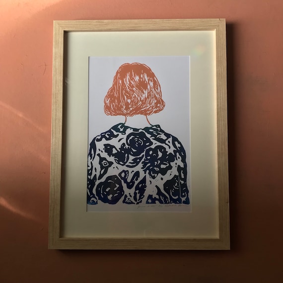 Femme de dos aux cheveux courts , bleu de Prusse et Terracotta