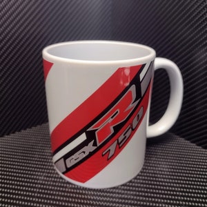 M71 SUZUKI GSXR750F inspiriert Keramik Tee und Kaffee Becher rot & schwarz Geschenk 11oz