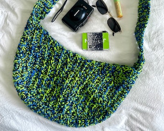 Crochet Pattern // Crochet Crescent Bag