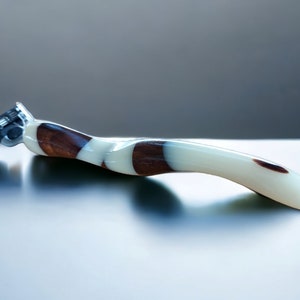 Walnut and White epoxy Razor Holder incl. Blade Custom made Personalized