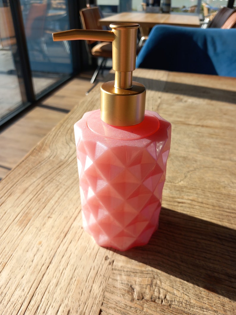 Elegant Haven – Modern Decorative Bathroom Accessory Handmade Soap Dispenser, Gift for Mom main image 1