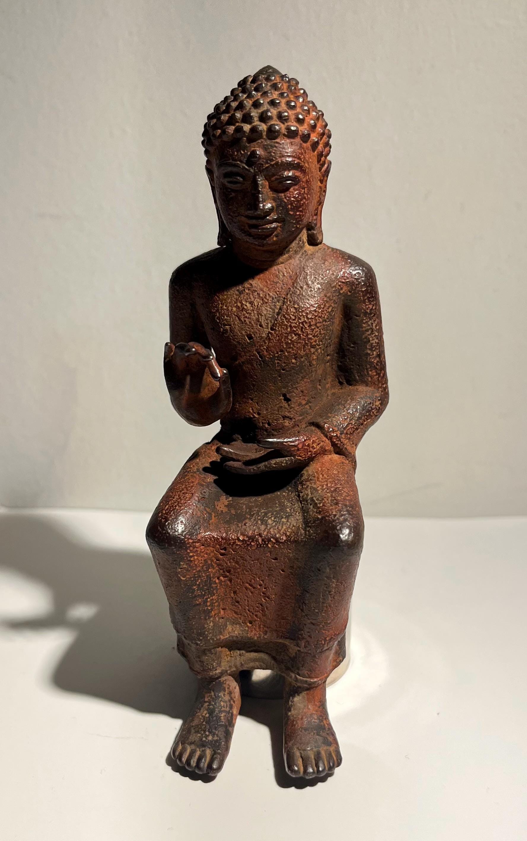 仏像　中国　チベット　古い 7 世紀から 9 世紀の古い鉄製仏像。チベット原産。 - Etsy 日本