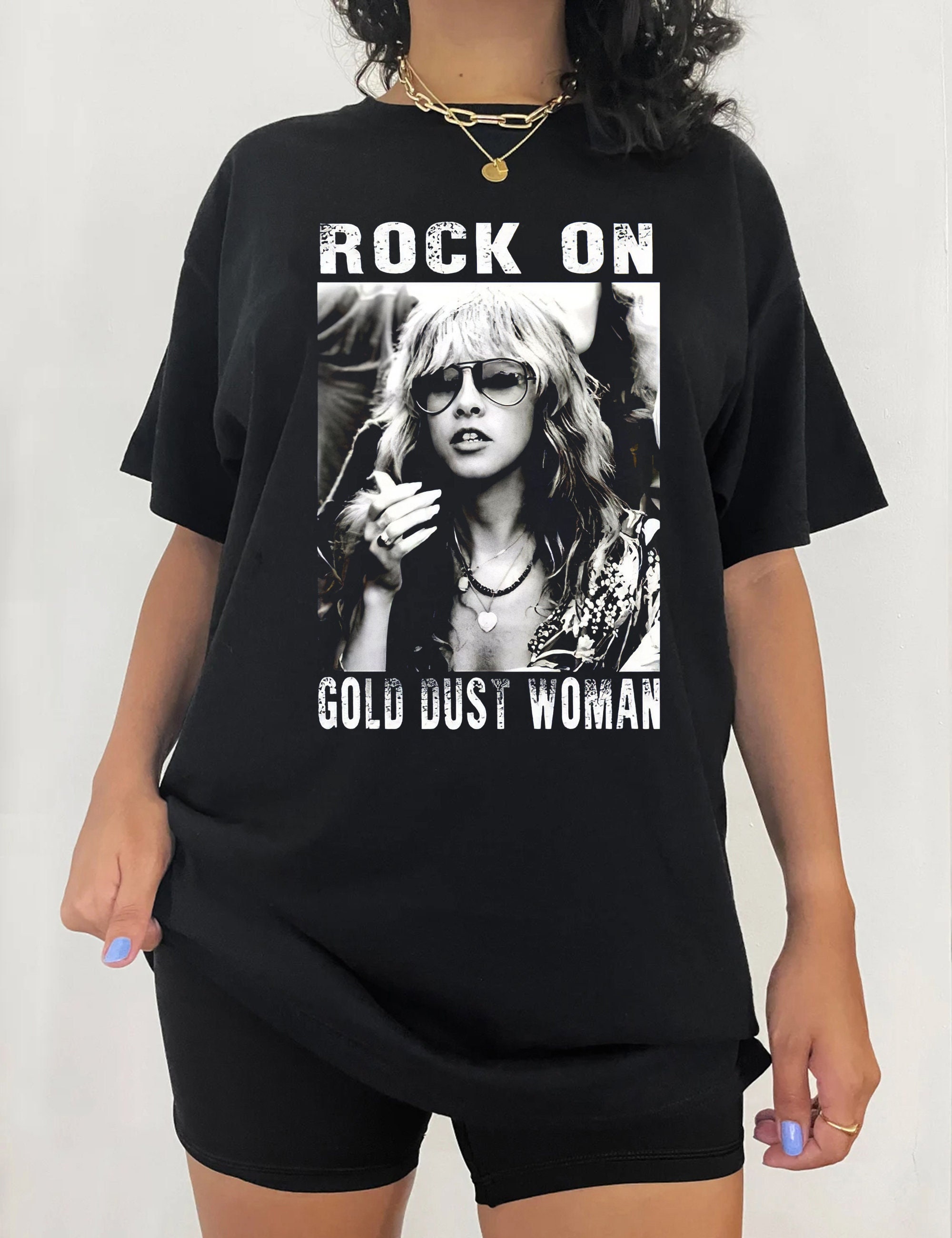 Discover Vintage 90er Fleetwood  Stevie Nicks Lieben Tour 2023  T-shirt