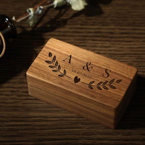 Benutzerdefinierte personalisierte rechteckige Holz Schmuckschatulle, geschnitzte hölzerne Schmuck Aufbewahrungsbox, Schmuckständer, Hochzeitsgeschenke, Geschenke für Frauen