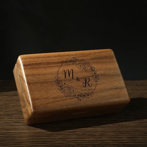 Kundenspezifische Holz Schmuckschatulle, Schmuckständer, Personalisierte Holzschmuck Aufbewahrungsbox mit Spiegel, Geschenke für Brautjungfern, Geschenke für Mädchen