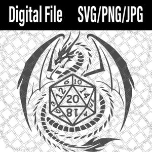 Puede incluir: Un diseño digital en blanco y negro que presenta un dragón que rodea un dado de veinte caras. El dado está numerado y la imagen incluye el texto "Digital File SVG/PNG/JPG". El dragón tiene grandes alas.