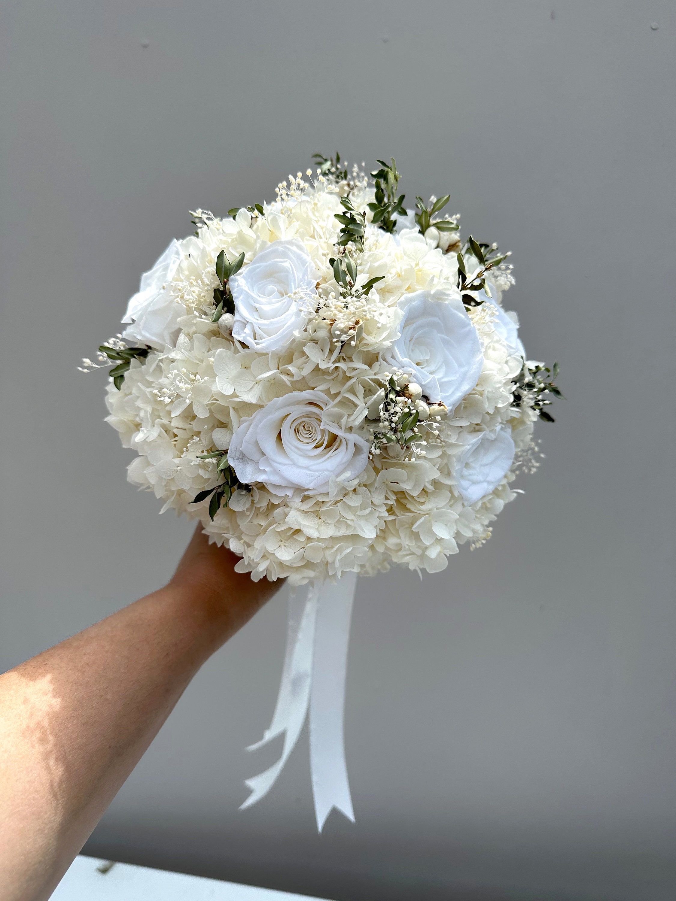 Peonías Ramo Novia Paniculata Y Olivo Preserved White Peony