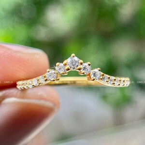 V Shaped Band, 1.4mm Moissanite Wedding Band For Women, V Shape Band, Chevron Band, Curved Wedding Band, Solid 14K Gold Band, V Wedding Band