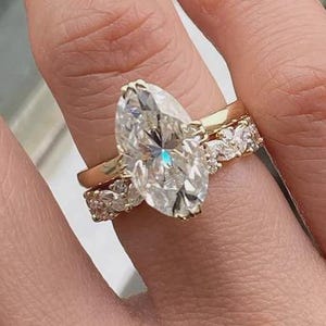 3.00 Carat Elongated Oval Lab Grown CVD Diamond 18K Solid Yellow Gold Solitaire Engagement Ring Set For women, engagement Ring, bride Ring