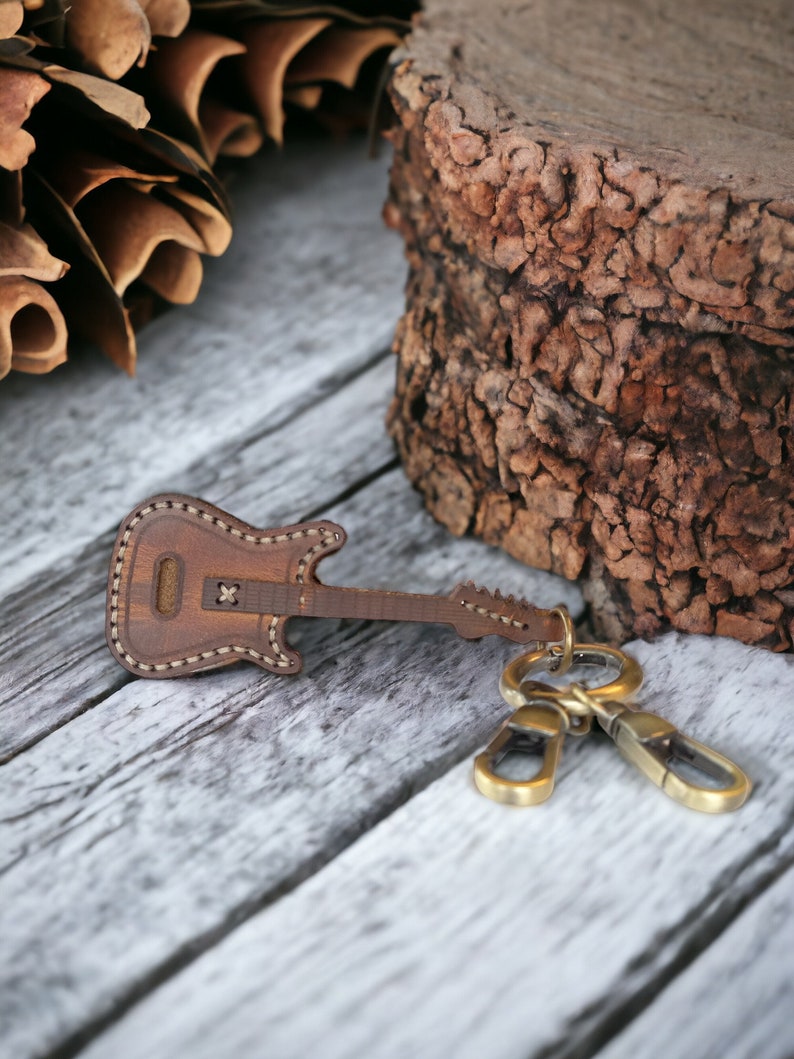 Brown Leather Guitar Keychain, Guitar Pick Holder, Musician Gift İdea