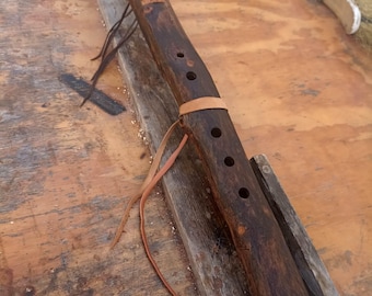 Flauto rustico nativo americano in legno di acacia (D)