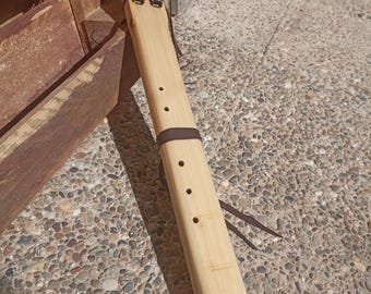 Re (D) Dennenhouten drone, inheemse Amerikaanse fluit