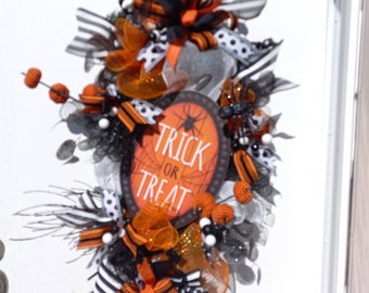 SALE! Halloween door decor, home decor, door decor,orange and black Halloween swag, Halloween porch decor, trick or treet decor, Halloween