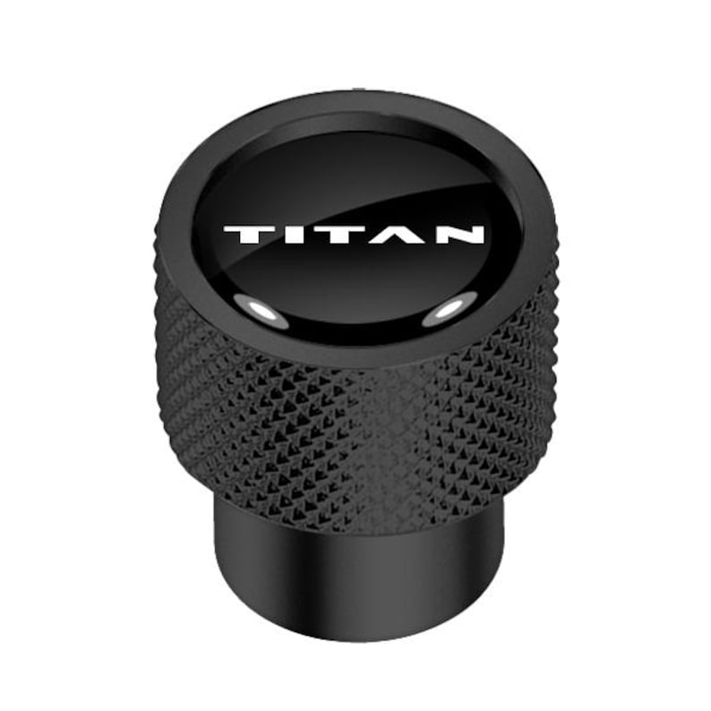 iPick Image para el logotipo de Nissan Titan en negro sobre negro. Tapones de válvula de neumático de aluminio premium Easy-Grip, con licencia oficial. imagen 1