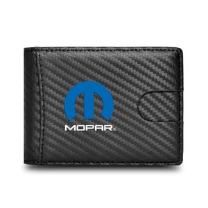 Imagen de iPick creada para la billetera plegable RFID con diseño de fibra de carbono y cuero auténtico de Mopar, color negro, con licencia oficial