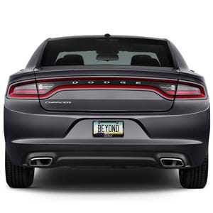 iPick Image for HEMI Powered Black Real 3K Carbon Fiber Glossy Finish License Plate Frame, Official Licensed image 4