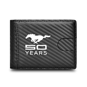 iPick Imagen hecha para Ford Mustang 50 años Cartera delgada de cuero real con patrones de fibra de carbono con bloqueo RFID, con licencia oficial