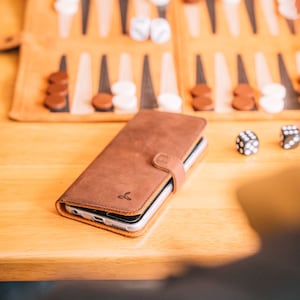 Cartera para teléfono marrón personalizada de Snakehive para Samsung S23, Ultra, Plus, S22, A54, Note 20 Ultra, S21, A54, A52s, A53, A34, S20+ y más
