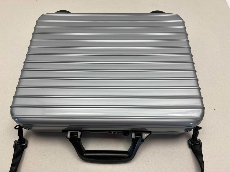 RIMOWA Laptop Notebook Suitcase / like NEW / High Quality / Made in Germany original inside pocket Bild 3