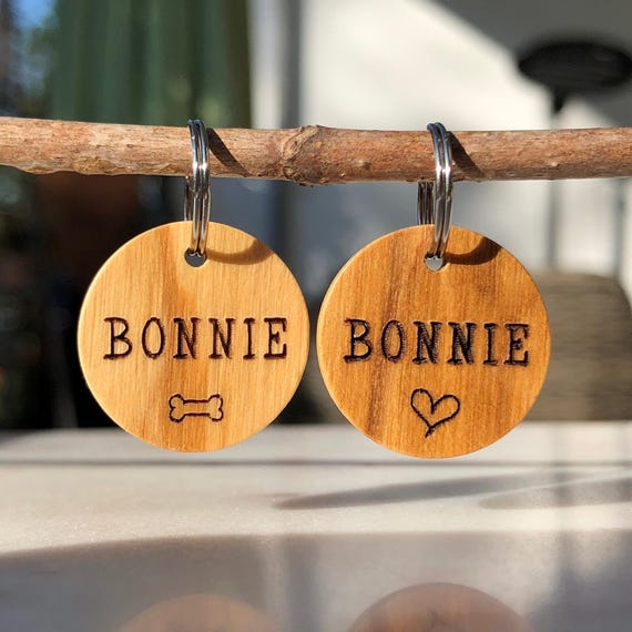Personalisierte Mini Hundemarke ø 20 mm für kleine Hunde aus Olivenholz mit beidseitiger Lasergravur
