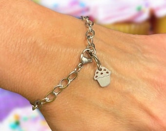 Stainless Steel CUPCAKE Charm Bracelet ~ No Tarnish ~ Cupcake Pendant ~ Birthday Girl ~ Baker ~ Pastry Chef ~ Gift ~ Fun Fashion On The Go