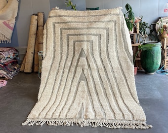 tapis marocain en laine sur mesure, tapis marocain sur commande, Tapis Beni Ourain, tapis azilal, tapis boucherouite , tapis fait main