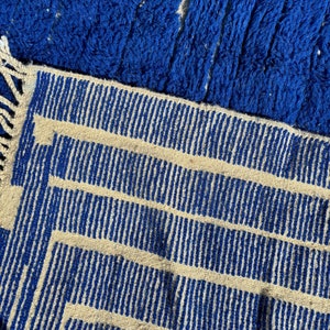 Blauer Majorelle-Teppich, authentischer marokkanischer Teppich, Berberteppich, echter Wollteppich, handgefertigter Teppich, Beni-Ourain-Stil, Flächenteppich, Tapis Berbere Bild 9