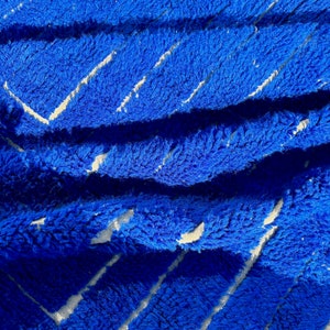 Blauer Majorelle-Teppich, authentischer marokkanischer Teppich, Berberteppich, echter Wollteppich, handgefertigter Teppich, Beni-Ourain-Stil, Flächenteppich, Tapis Berbere Bild 8
