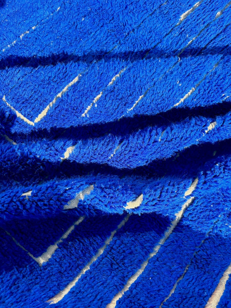 Blauer Majorelle-Teppich, authentischer marokkanischer Teppich, Berberteppich, echter Wollteppich, handgefertigter Teppich, Beni-Ourain-Stil, Flächenteppich, Tapis Berbere Bild 8